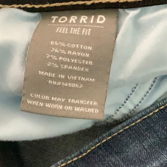 TORRID-FEEL the fit sky high skinny jeans pants. Slightly distressed. Size 22S - Picture 6 of 6